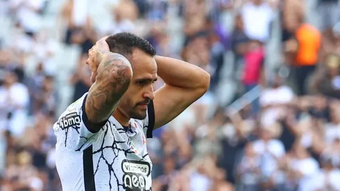 Marcello Zambrana/AGIF - Renato Augusto sofreu marcação individual de Danilo