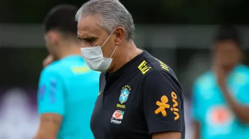 Foto: Fernando Moreno/AGIF - Tite cortou dois jogadores para os duelos contra Chile e Bolívia