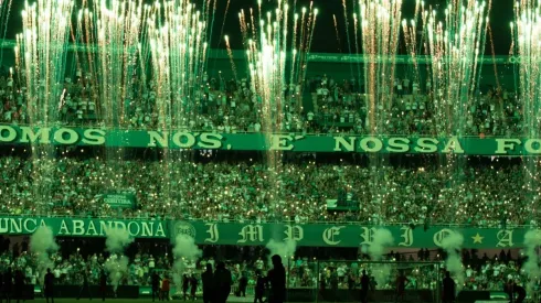 Foto: (Robson Mafra/AGIF) - O Coritiba vai ter a vantagem de decidir o clássico em casa, com o apoio de sua torcida