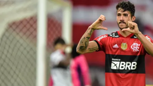 Foto: Thiago Ribeiro/AGIF | Gustavo Henrique deve permanecer como opção no banco de reservas do Flamengo