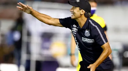 Foto: Thiago Calil/AGIF - Fabián Bustos promove barca de jogadores antes do Brasileirão