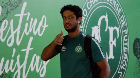 Foto: (Twitter Oficial Chapecoense/Júlia Galvão/ACF) – Léo elogiou o novo técnico da Chape