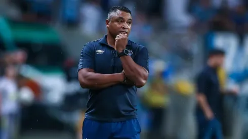 Foto: Lucas Uebel / Grêmio / Divulgação - Roger Machado: tem desfalques no Grêmio para decisão do Estadual