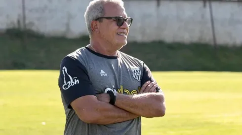Foto: Divulgação/AAPP - Hélio dos Anjos promete mudanças no elenco da Ponte Preta