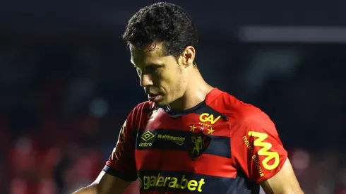 Foto: (Marcello Zambrana/AGIF) - Ex-jogador do Sport, Hernanes deu sua opinião sobre o momento vivido no Leão em 2021