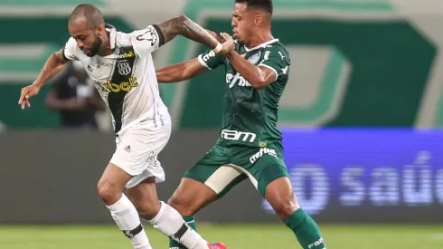 Foto: Marcello Zambrana/AGIF – Wesley está fora dos planos da Ponte Preta neste ano