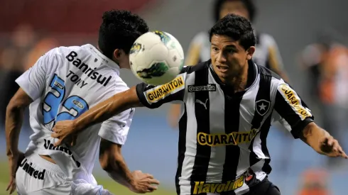 Fabio Castro/AGIF - Elkeson acerta com Grêmio
