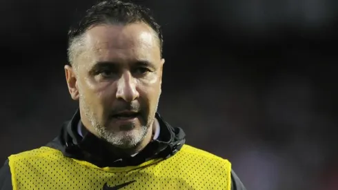 Vitor Pereira não aprovou medalhão no Corinthians (Foto: Alan Morici/AGIF)