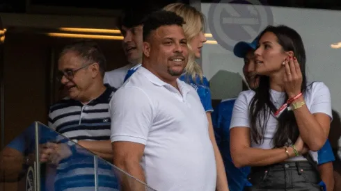 Foto: (Alessandra Torres/AGIF) - Ronaldo esteve presente no Mineirão para assistir ao clássico entre Cruzeiro e Atlético neste sábado (2)