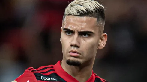 - O volante acredita que a desistência tem a ver com Paulo Sousa