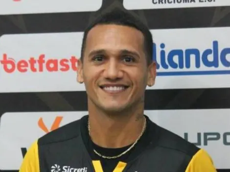 Thiago Alagoano se apresenta à torcida do Criciúma e projeta 'Lei do Ex' na Série B