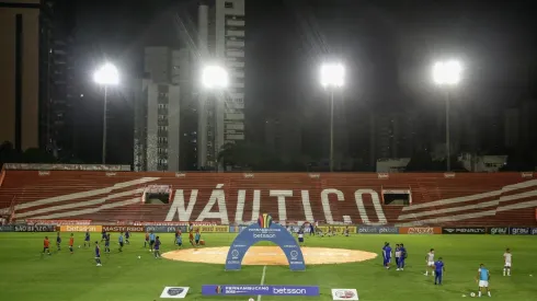 Paulo Paiva/AGIF/ Por invasão de campo, Náutico pode perder seu estádio na reta final do Estadual; punição pode ser ainda maior.