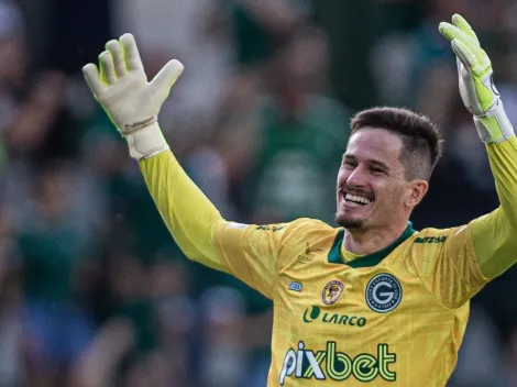 Após dispensar três jogadores, Goiás 'presenteia' torcida com renovação de Tadeu