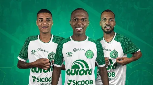 Foto: (Twitter Oficial Chapecoense/@ChapecoenseReal/Divulgação) - Nesta quinta (7), a Chape anunciou a contratação de mais três reforços