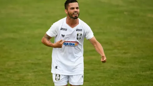 Foto: Mateus Bonomi/AGIF – Cabralzinho negocia sua ida ao Londrina para a Série B