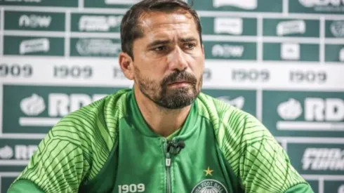 Foto: Divulgação/Coritiba – Treinador está prestes a perder volante