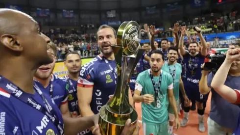 Ricardo Sobrinho/Suzano Vôlei – Time de Suzano festeja a conquista