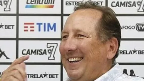 - Textor é o dono do Botafogo