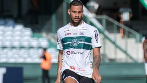 Foto: Robson Mafra/AGIF | Torcida do Coxa faz campanha por camisa 7