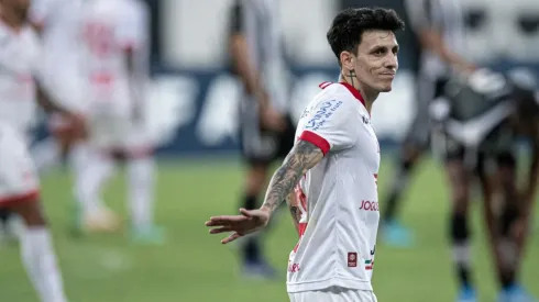 Foto: Jorge Rodrigues/AGIF | Jean Carlos é peça importante no elenco do Náutico