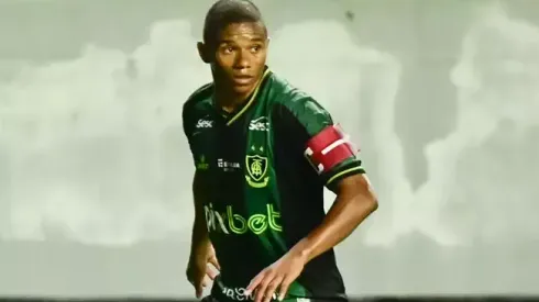 “Confiança a mais”; após chegada de Mancini, Juninho expõe mudanças no América para o clássico