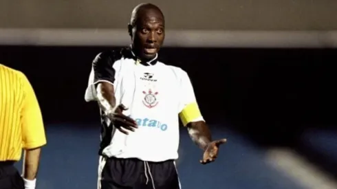 Foto: Shaun Botterill /Allsport | Rincon conquistou o Mundial com o Corinthians em 2000