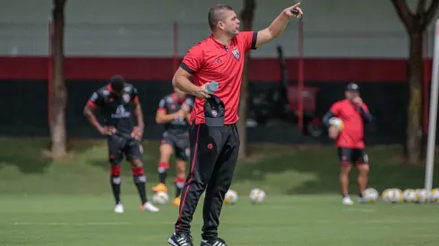 Foto: Bruno Corsino-ACG - Umberto Louzer tem time para encarar o Red Bull Bragantino