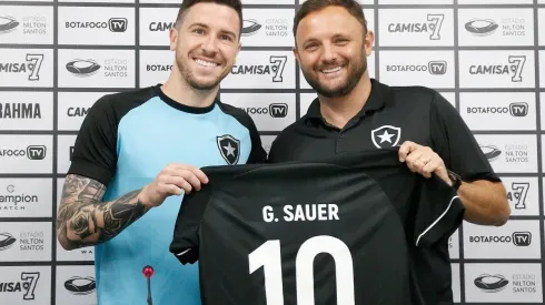 Foto: Vitor Silva/Botafogo/Divulgação - Sauer: vestirá a camisa 10 do Botafogo
