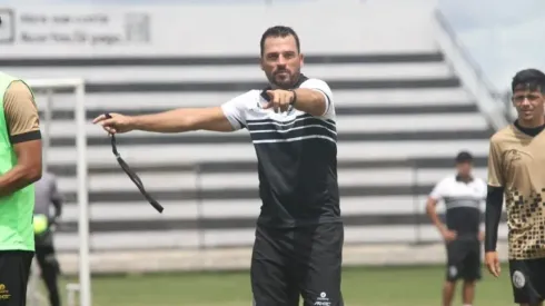 Reprodução. Técnico Maurício Copertino também é novidade no ASA para a sequência na Série D
