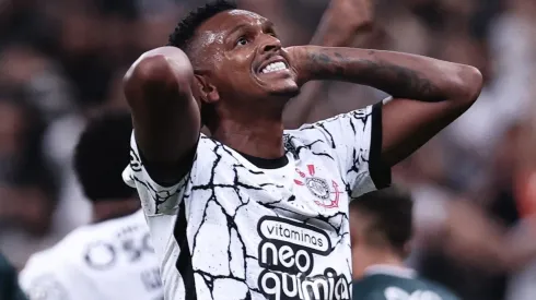 Jô fez o gol do empate na última partida do Corinthians (Foto: Ettore Chiereguini/AGIF)