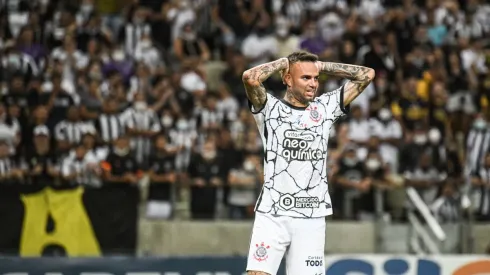 Kely Pereira/AGIF - Luan é detonado no Corinthians