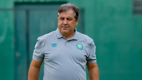 Foto: (Dinho Zanotto/AGIF) – Gilson Kleina quer que a Chape mantenha a mesma postura daqui pra frente