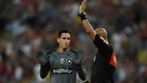 Foto: Thiago Ribeiro/AGIF | Nome para disputar com Gatito no Botafogo é a bola da vez na torcida