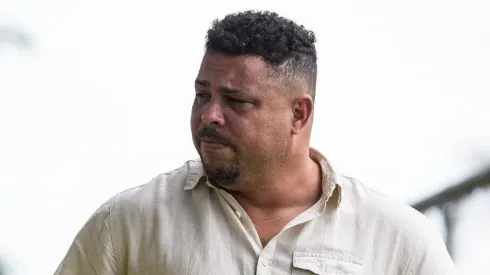 Atacante cobra na Justiça R$ 770 mil do Cruzeiro e Ronaldo é notificado