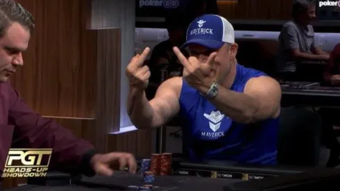 Eric Perrson mostrou os dedos do meio para Phil Hellmuth (Foto: Reprodução Twitter oficial Phil Hellmuth)