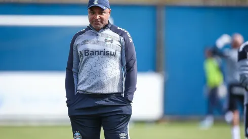 Roger Machado teve preocupação com três titulares fora de treino