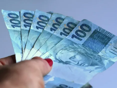 Aposentados do INSS começam a receber 1ª parcela do 13º salário a partir desta segunda-feira (25)