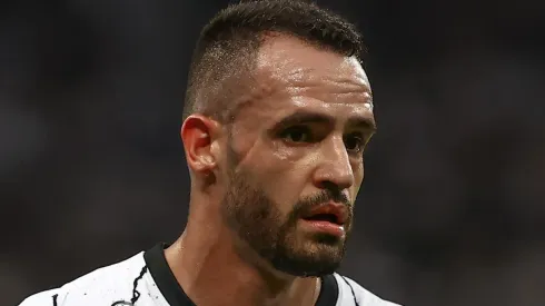 Renato Augusto com a camisa do Corinthians (Foto: Marcello Zambrana/AGIF)