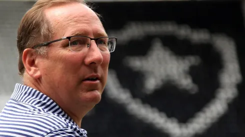 Foto: Vitor Silva/Botafogo – John Textor (foto) comprou recentemente 90% da SAF do Botafogo; será ele o suposto interessado em Marcos Leonardo?