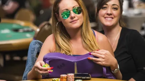 Lexy Gavin agora produz vídeos para o youtube (Foto: Joe Giron/WSOP)
