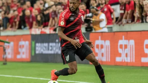 Foto: Robson Mafra/AGIF – Cirino: fora da partida do Athletico contra o América-MG