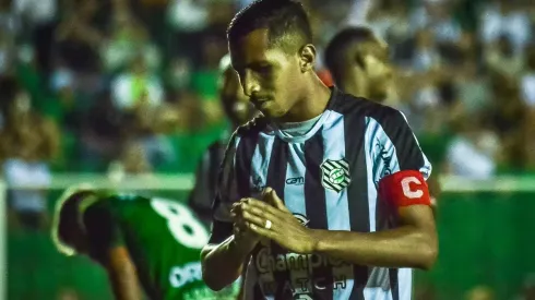 Foto: (R.Pierre/AGIF) - Um dos poucos remanescentes de 2021, Andrew tem uma missão bem clara no Figueirense