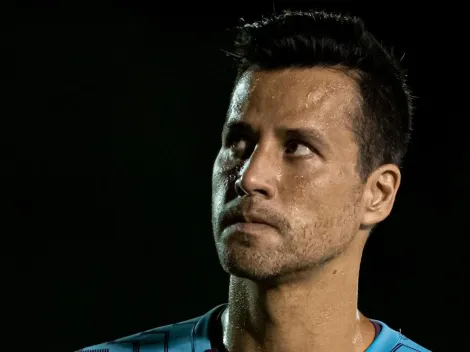 Atlético provoca Fábio por ‘gols de costas’ e agita torcida na web