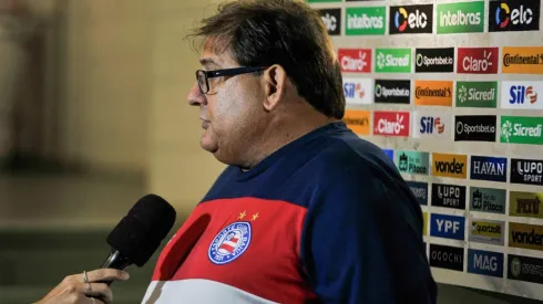 Foto: Jhony Pinho/AGIF - Guto Ferreira tem desfalques e retornos para a próxima partida