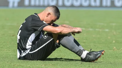 Foto: Thiago Ribeiro/AGIF | Philipe Sampaio foi responsabilizado pelo gol do Juventude