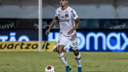 Zagueiro, que começou a atuar no profissional do Santos na mesma época que Kaiky, teve venda ao futebol europeu 'brecada'