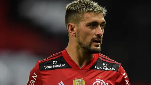 Arrascaeta projeta confronto contra o Talleres pela Libertadores: “Desafio importante”