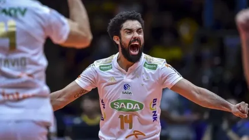 Fernando Cachopa comemora ponto do Cruzeiro na final da Superliga de Vôlei em Uberlândia — Foto: Divulgação/Cruzeiro