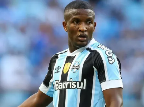 Elias quebra silêncio sobre chance de deixar o Grêmio rumo à Europa