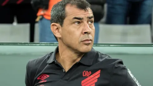 Foto: Robson Mafra/AGIF - Carille foi demitido do Athletico após 21 dias no comando da equipe